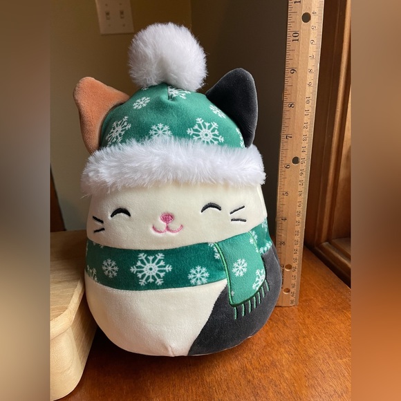 SQUISHMALLOWS  Cam the Calico Cat Winter Snowflake hat and scarf plush 8" - Picture 6 of 6